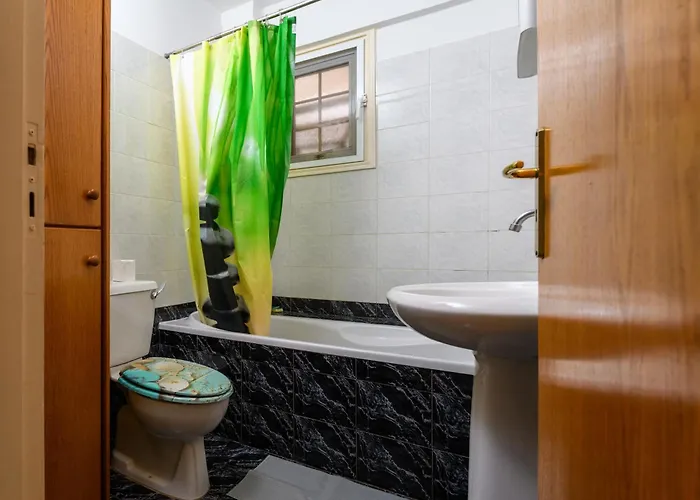 Martin 2 Bed Apartment *